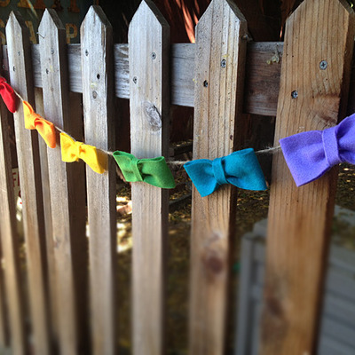 Rainbow bow garland 