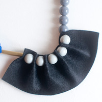 Black & White Felt Resin Ball Necklace NL0896B - Thumbnail 2