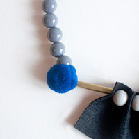 Black & White Felt Resin Ball Necklace NL0896B - Thumbnail 3