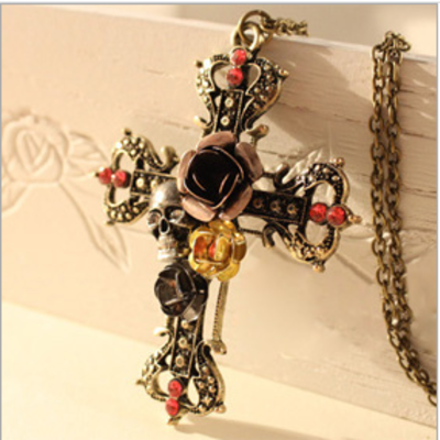 Floral skull cross pendant chain