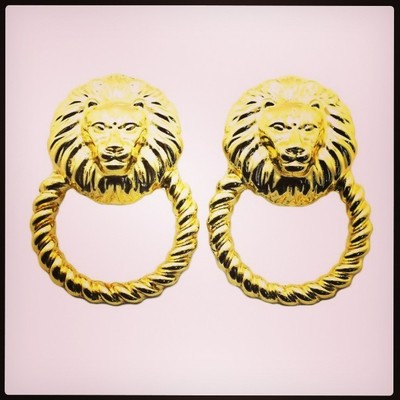 Lion head earrings w/ hoop