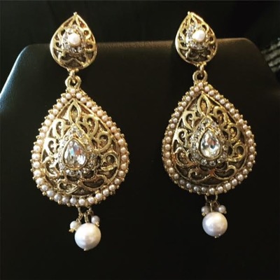 Salah earrings