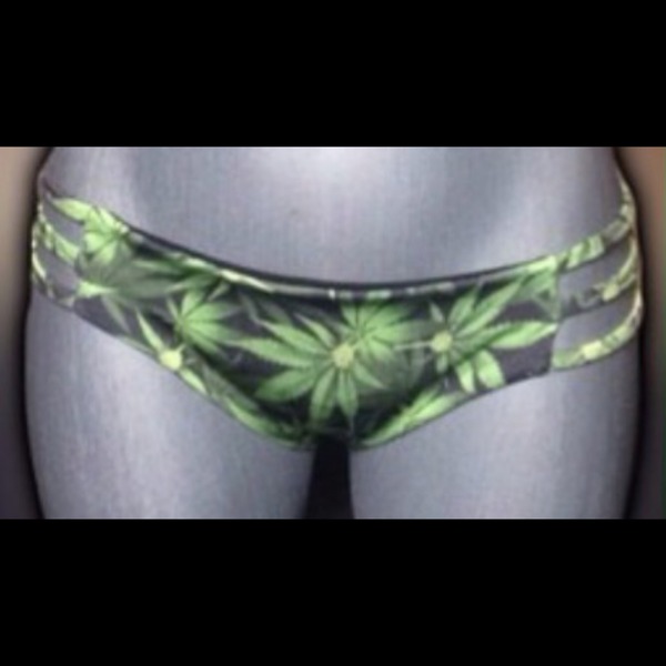 Marijane 3 strap cheeky
