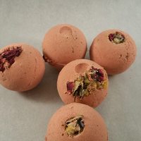 Floral/Herbal Bath Bomb/Fizzy (Chamomile, Lavender, Spearmint, Rosemary, Juniper and Rose Petals) - Thumbnail 3