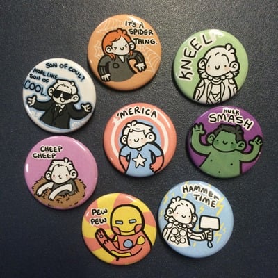 Avengers pin set (8)