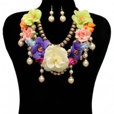 Layered pearl & floral fashion necklace set