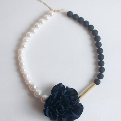 Silk flower statement necklace nl0914