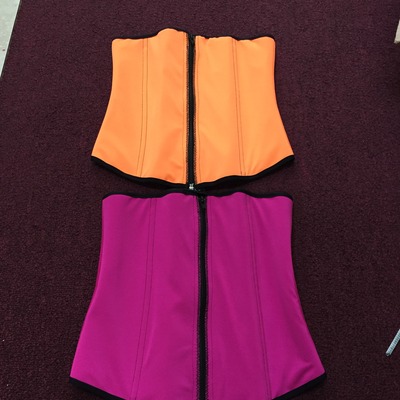 Zip and clip trainers in color 