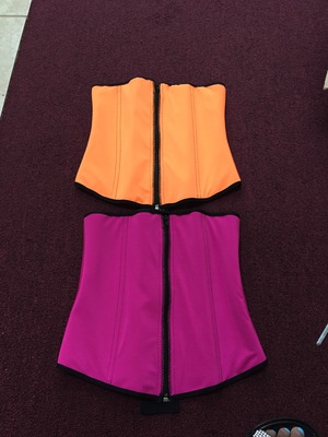 Zip and clip trainers in color 