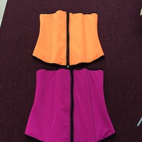 Zip and clip trainers in color 