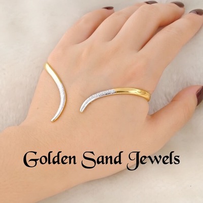 Curve gold plated bracelet