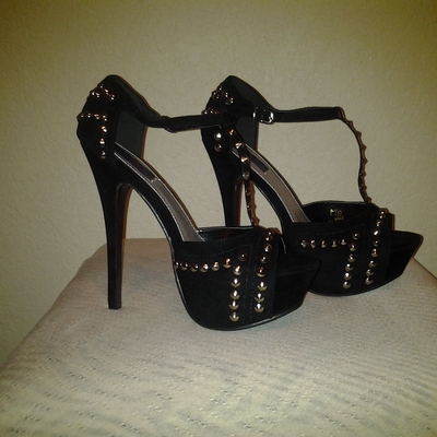 Studs-black stud sandal heel