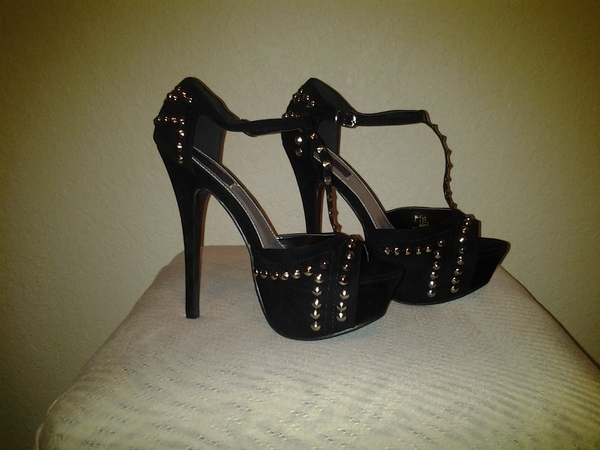 Studs-Black stud sandal heel