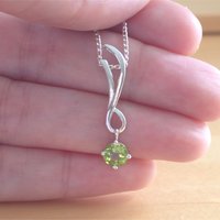 925 Peridot Pendant & 18" Silver Chain/ Peridot Jewelry/Peridot Jewellery/Peridot Necklace/August Birthstone/Peridot Jewelery/Green Peridot - Thumbnail 1