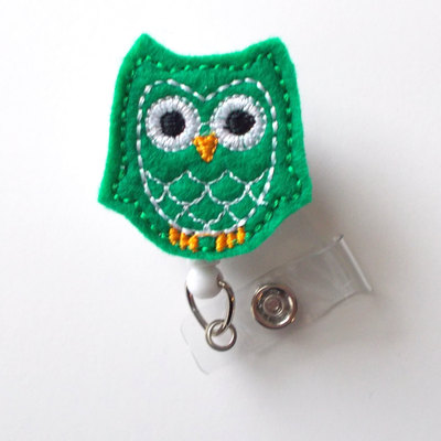 Kelly green owl - retractable id felt badge holder - name badge holder - nurse gift - nursing badge clip - nurse badge holder