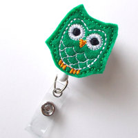 Kelly Green Owl - Retractable ID Felt Badge Holder - Name Badge Holder - Nurse Gift - Nursing Badge Clip - Nurse Badge Holder - Thumbnail 1