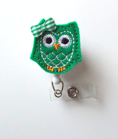 Kelly green owl with bow - retractable id felt badge holder - name badge holder - nurse gift - nursing badge clip - nurse badge holder