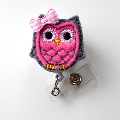 Pink and gray owl with bow - cute badge holder - nurses badge holder - felt badge - nursing badge holder - cute badge reel - rn badge reel
