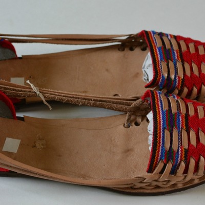 Size 38 us 7.5 women's caites