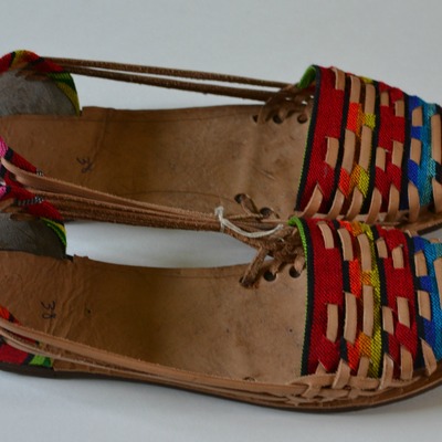 Size 38 us 7.5 women's caites