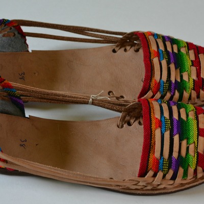 Size 38 us 7.5 women's caites