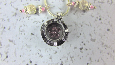 Magnetized Flower Necklace 