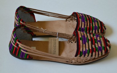 Size 40 US 9 Women's Caites