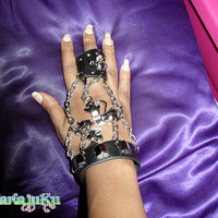 〖Sold Out〗Goth Punk Skull Ring Chain Bracelet - Thumbnail 1