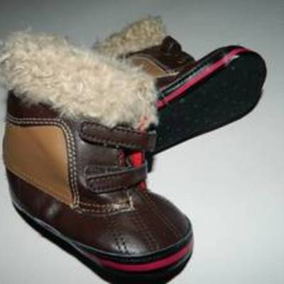 Gap crib fur boots size 7 toddler - nwo
