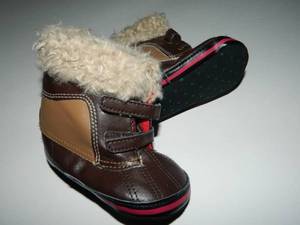 Gap Crib Fur Boots size 7 toddler - NWO