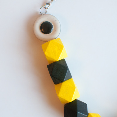 Bee black yellow chunky statement necklace nl0604