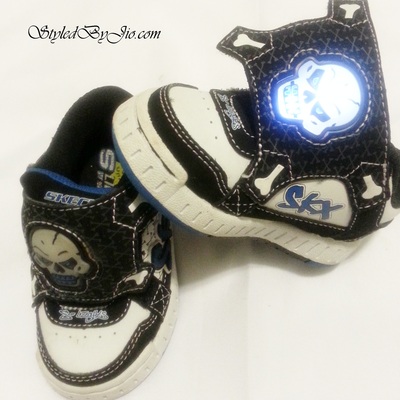 Skx sketchers light up sneakers size 5