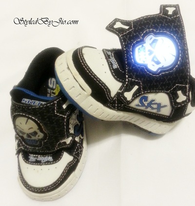 Skx sketchers light up sneakers size 5