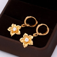 Beautiful Gold Flower Jewelry Set - Thumbnail 2