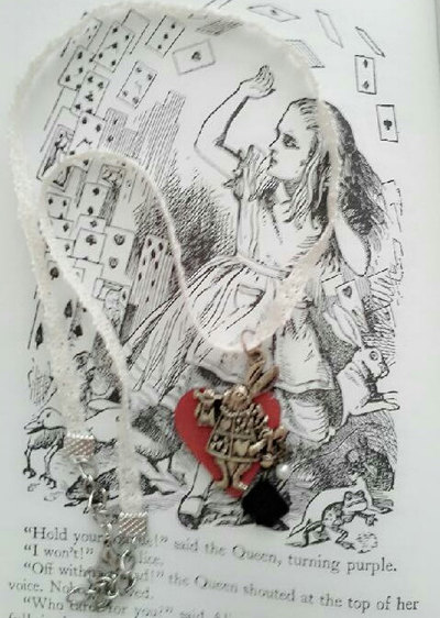 Alice in wonderland the white rabbit "announcement" necklace