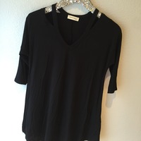 Black Cutout Top - Thumbnail 2