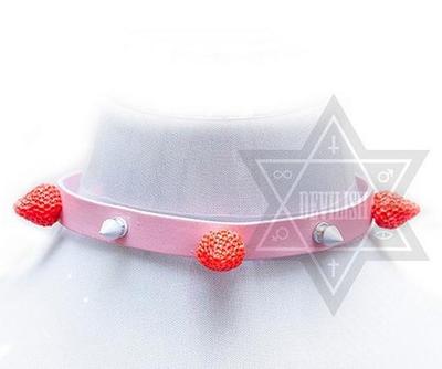 Strawberry cake choker