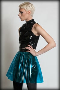Intrigue Crop Top - Shiny Black - Thumbnail 4