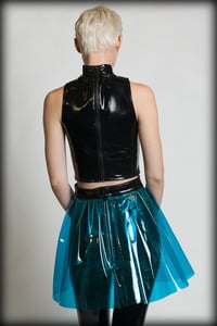 Intrigue Crop Top - Shiny Black - Thumbnail 5