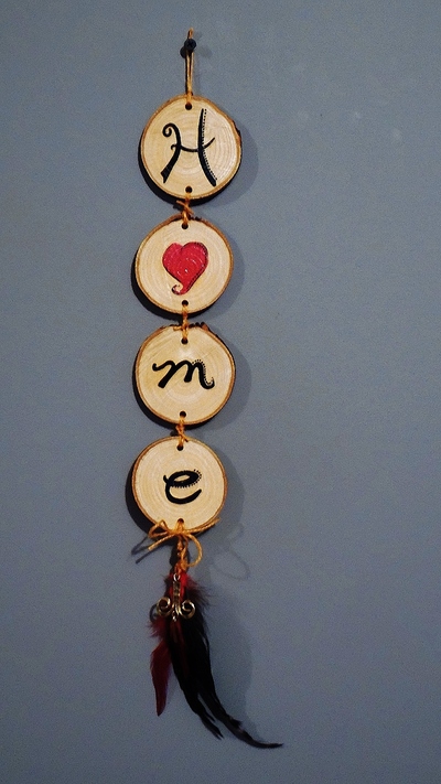 Wooden Ash Round Wall Hanging "Home Is Where The Heart Is" Wall Decor