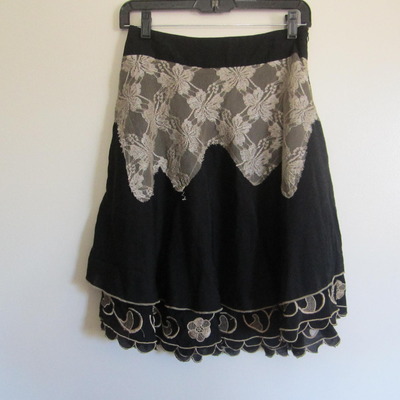 Black with a hint of lace  - Thumbnail 2