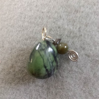 Jade droplet with accent