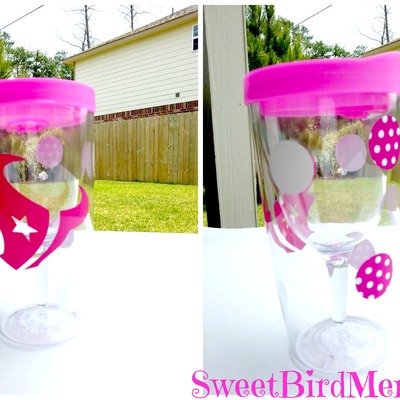 Texan's pink polka-dot theme vino2go cup