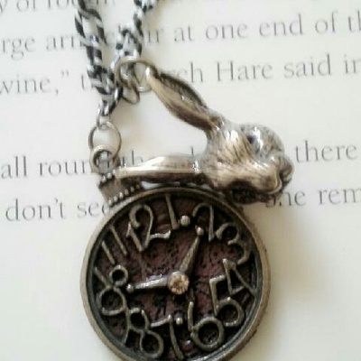 Alice in wonderland mad tea party march hare & mad hatter necklace