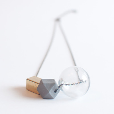 Glass bead grey wood necklace nl0926