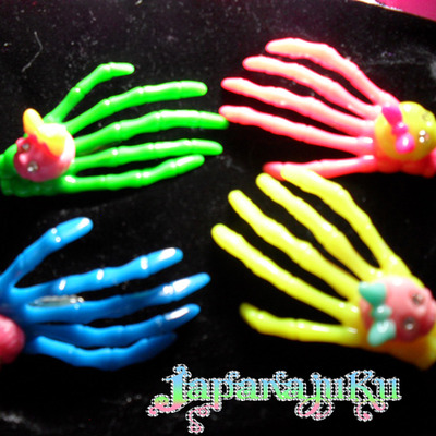 Punk skeleton hand skull rhinestone hair clip(all four colors are yours) - Thumbnail 4