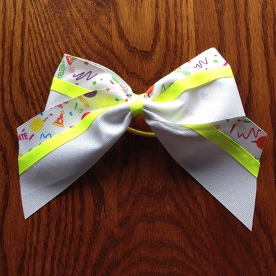 White and neon yellow party  - Thumbnail 4