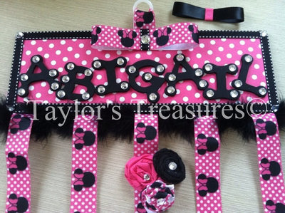 Taylors Treasures - Minnie Mouse Hair Bow Holder - Personalized With Any Name