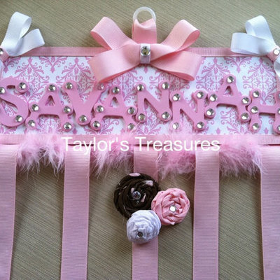 Taylors treasures - personalized hair bow holder - can match any decor -
