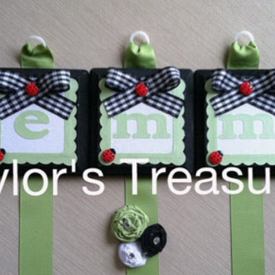 Taylors treasures - monogrammed hair bow holder - matches jojo designs ladybug parade any color/any pattern/any initial